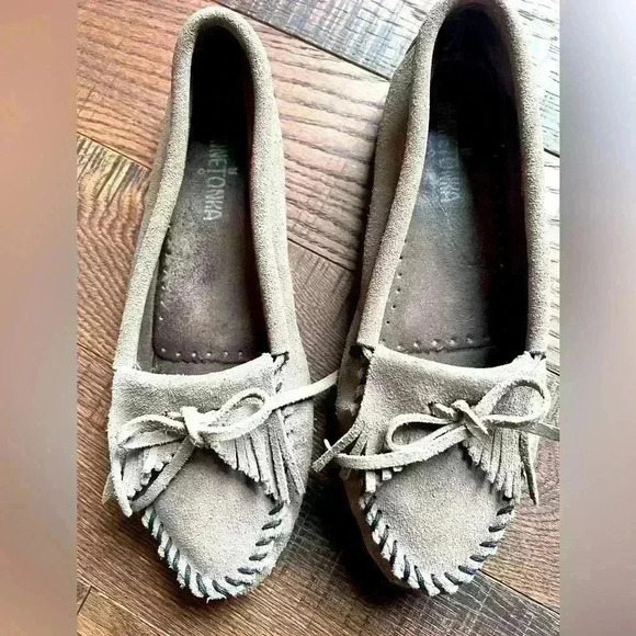 Minnetonka Moccasins Kitty Hardsole Gray Non-Slip Comfortable Womens Size 9 EUC - Picture 3 of 12